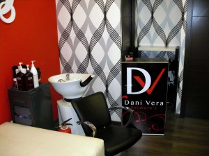 Interior peluquería Dani Vera Peluquero's lavado de cabello